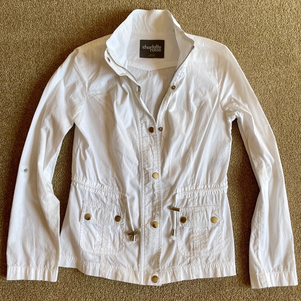 Lightweight white jacket